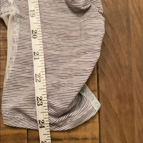 Lululemon gray/white stripe Capri size 4 - Picture 6 of 16